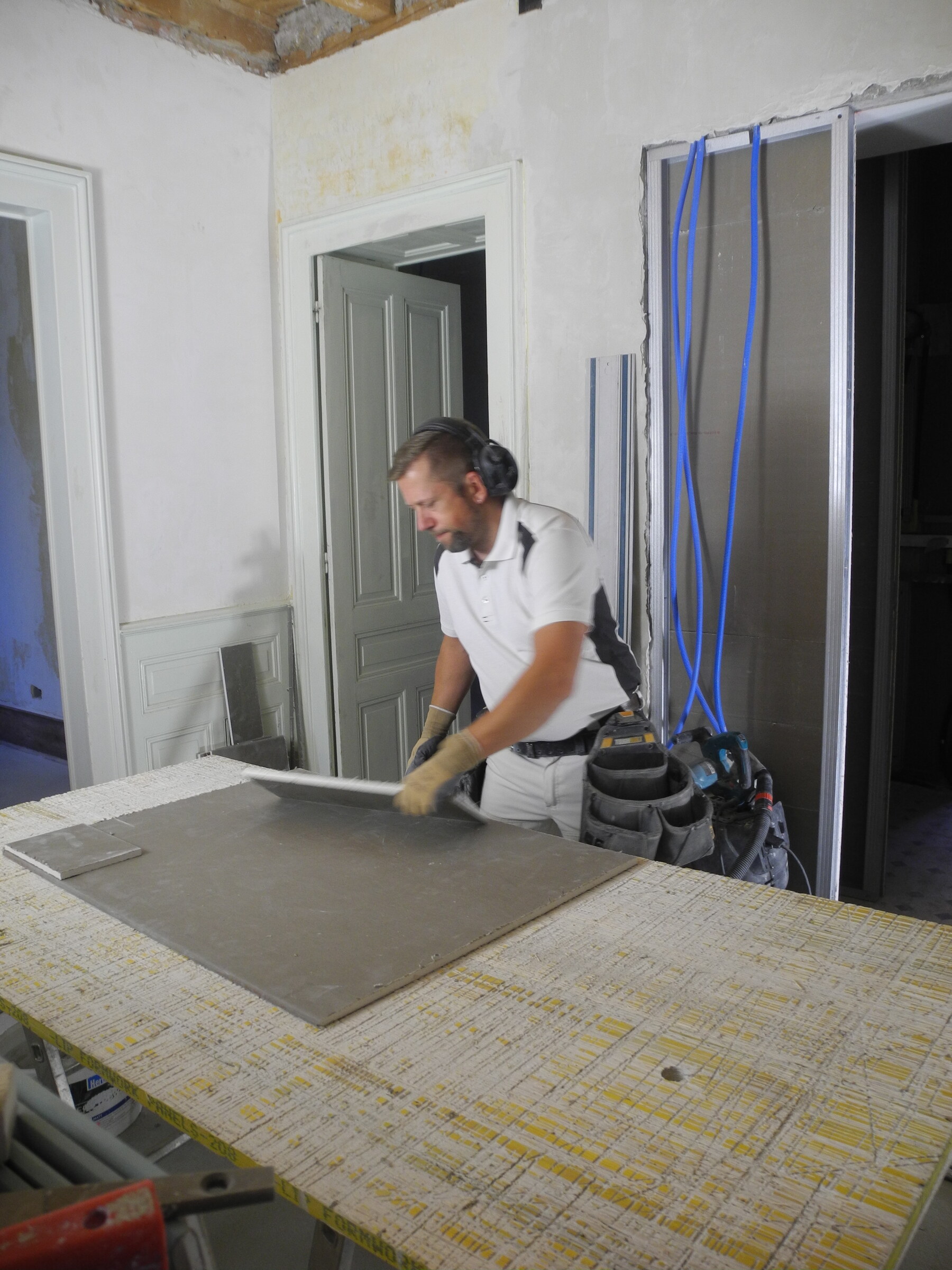 Eric Courriol en plein chantier dans le Haut-Doubs